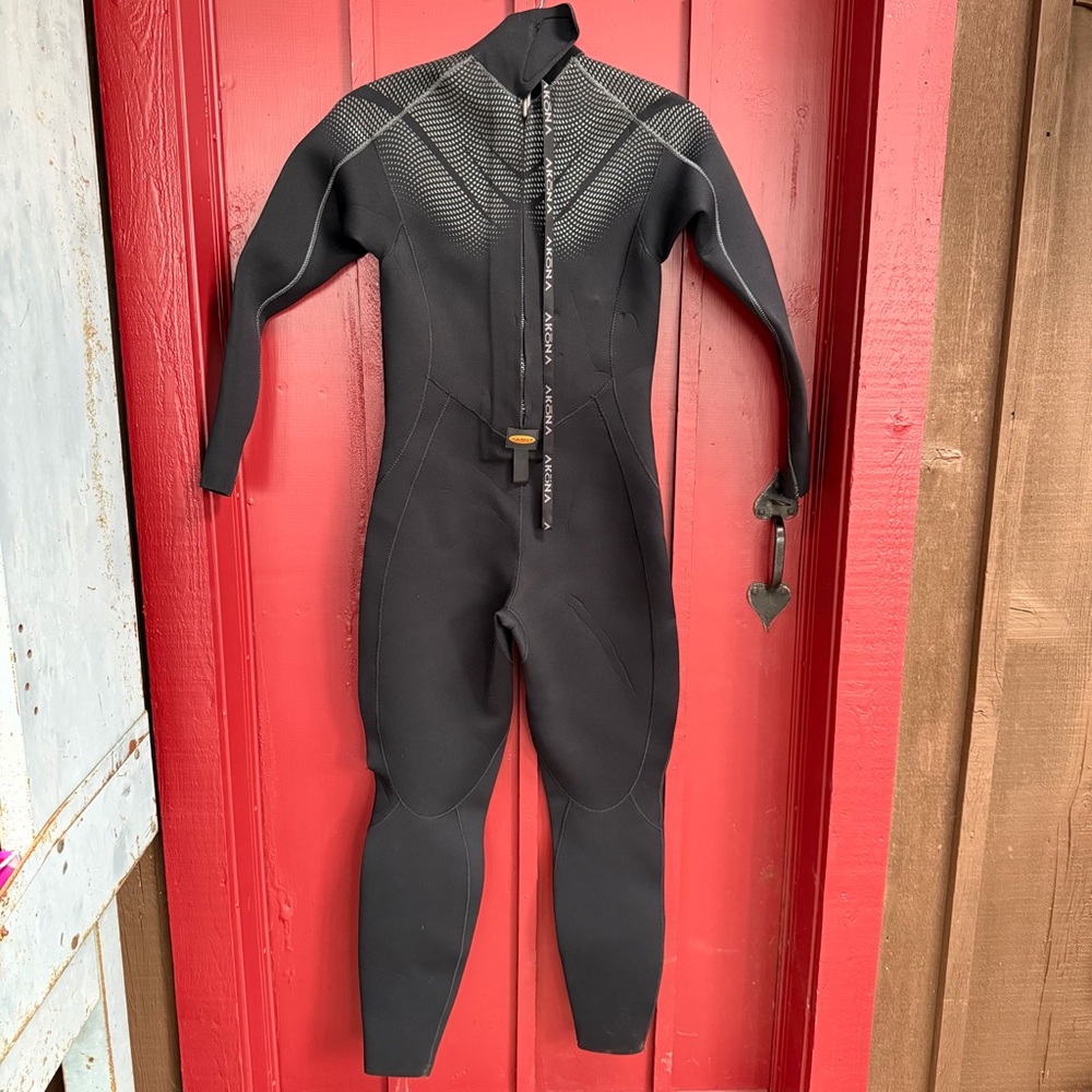 Wetsuit Full Body Front Zip! Great condition!